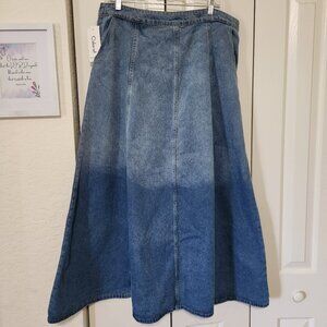 NWT Ombre Denim A-Line Skirt – Women’s XL – 40” Long